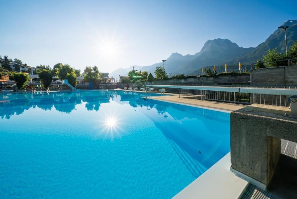 Aaa Chalet Allegra Rojo With Mountain View Scuol Esterno foto