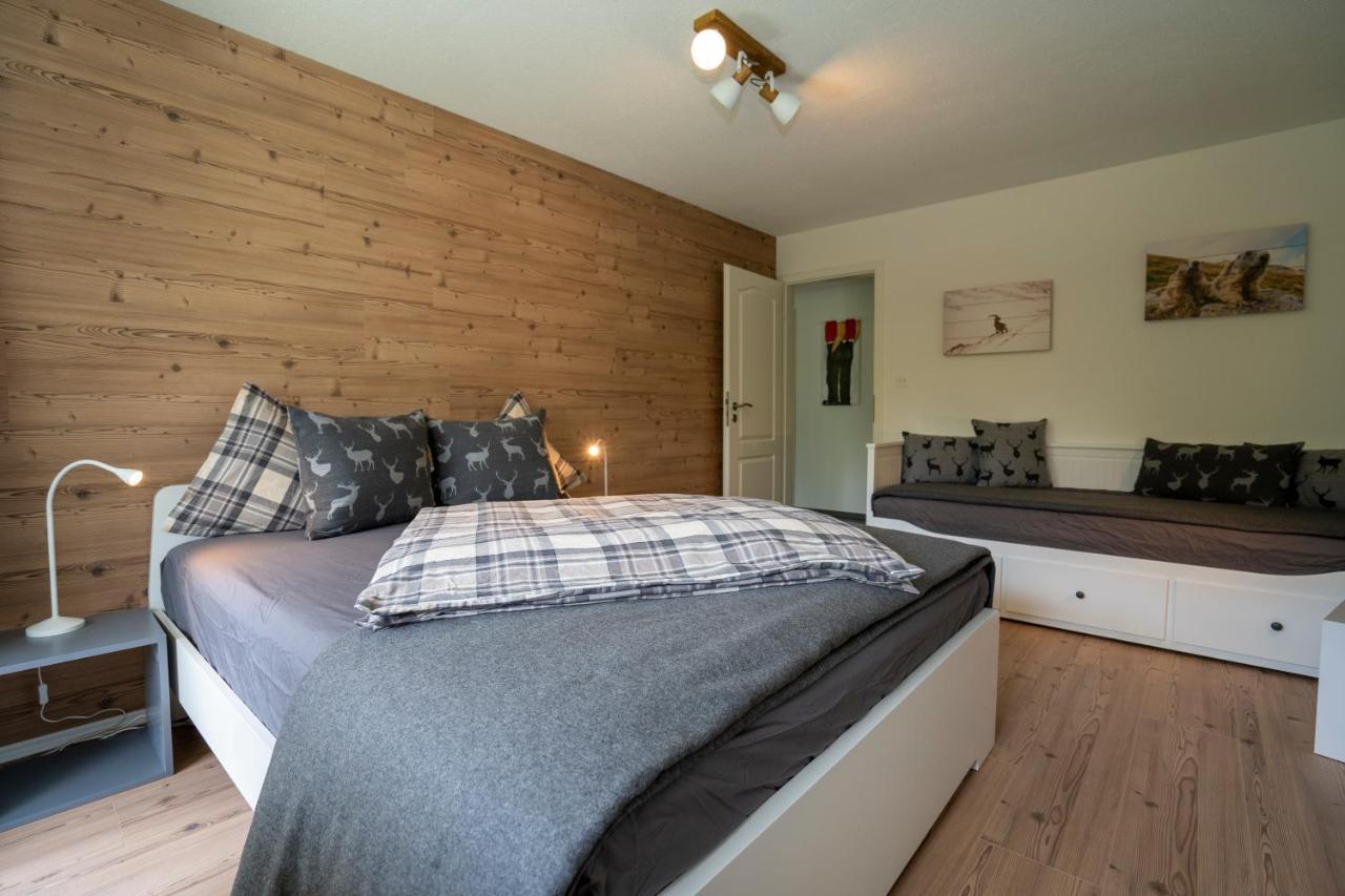 Aaa Chalet Allegra Rojo With Mountain View Scuol Esterno foto