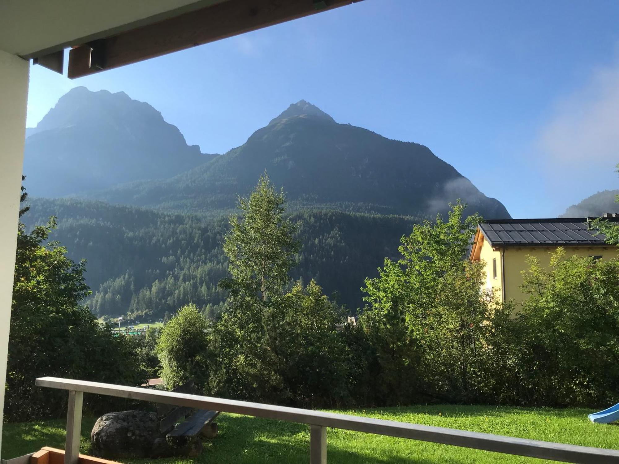 Aaa Chalet Allegra Rojo With Mountain View Scuol Esterno foto